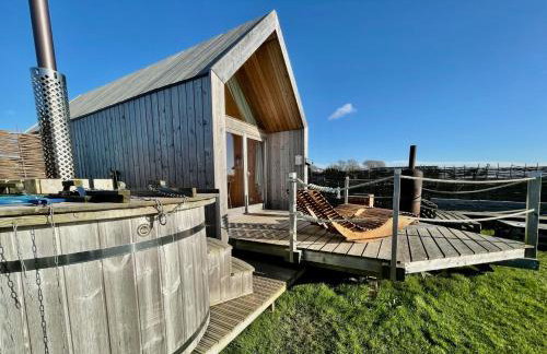 Lushna 1 Mezzanine at Lee Wick Farm Cottages & Glamping - Foto 7