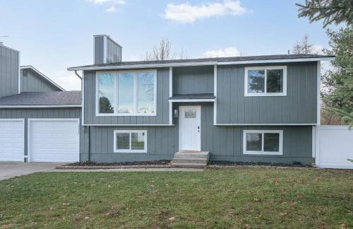 Spacious Family Villa only 13 mi from Silverwood - Foto 1