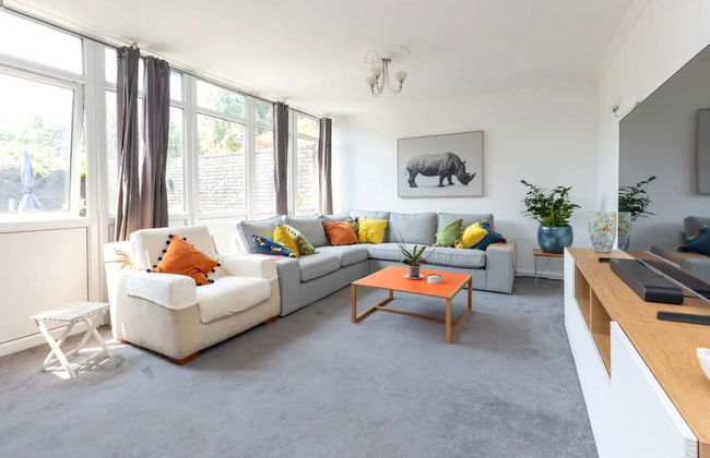Spacious & Welcoming 4BD House - Kennington - Foto 32