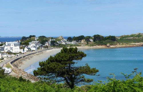 Studio in Plougasnou with Sea View and Beaches - Photo 16