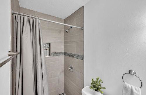 Quiet Family Home - Downtown, Pet Friendly, 4 Beds - Foto 27