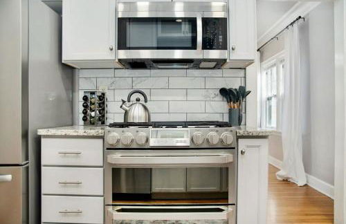 Elegant 3BR Oasis in Dundee Close to Downtown - Foto 19