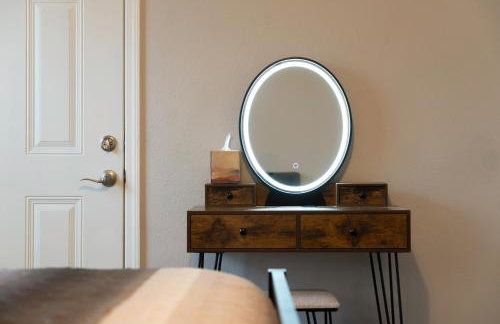 Game Barn, Cowboy Pool, 17ft Movie Screen - sleeps 10 - Foto 34