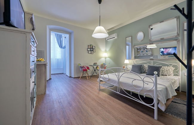 Old City Romantic Studios - Foto 17