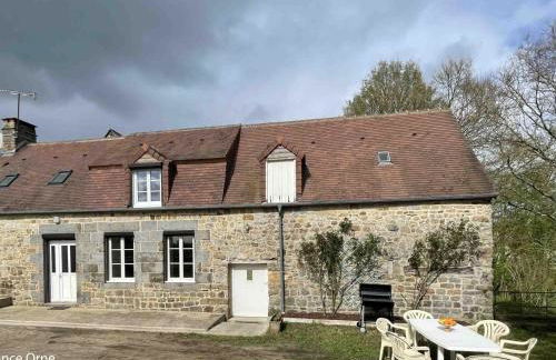 Maison restaurée avec charme à Domfront, animaux admis, wifi, près des pistes cyclables - FR-1-497-201 - Foto 1