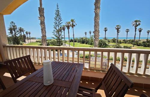 Vista al Mar con Terraza - Costa Ballena Apartamento primera linea de playa - Photo 9