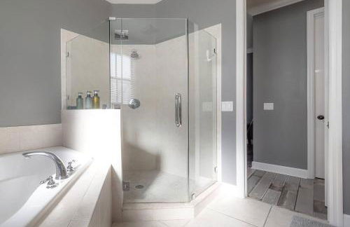 Centrally Located SOHO Retreat Walk to UT & Dining - Foto 21