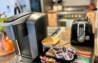 Ocean View Suite by Convention Center & Beach - Foto 24