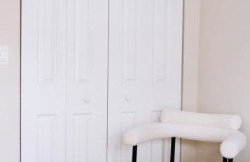 Sleeps 22 • Modern Multi-Unit • Gym • Workspaces - Photo 29