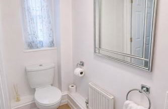 Grantham Stays, 3BR Home, Long Work Stays & Parking - Foto 13