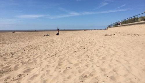 #94 Lux Crosby Gardens Apartment - 10 mins to Crosby Beach - Sleeps 4 - " Perfect for Business travelers and Small Families - Free Parking" - Foto 2