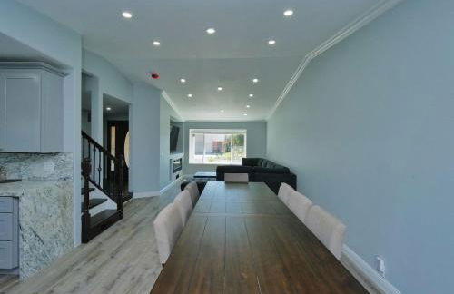 Renovated 5 Bd 3 Ba AC Private Deck Lawn - Foto 5