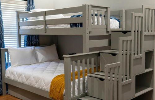 A Cabin in the City with a 5 Star Lush Backyard - Foto 42