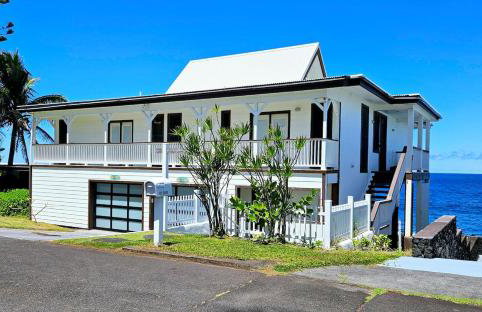 Breathtaking Oceanfront Home on Lava Rock Beach - Photo 37