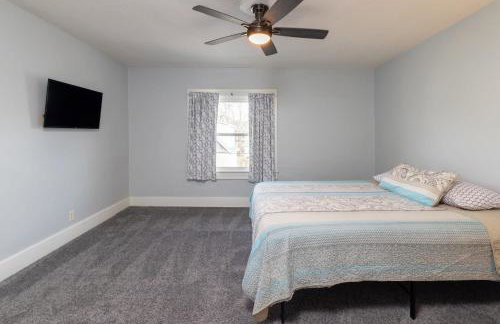 5 Bedroom 3200 Sq Ft House for Downtown Travelers - Photo 40