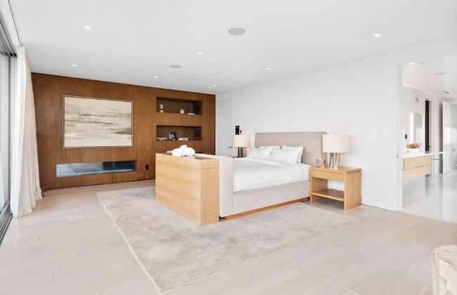 Beverly Grove - Photo 3