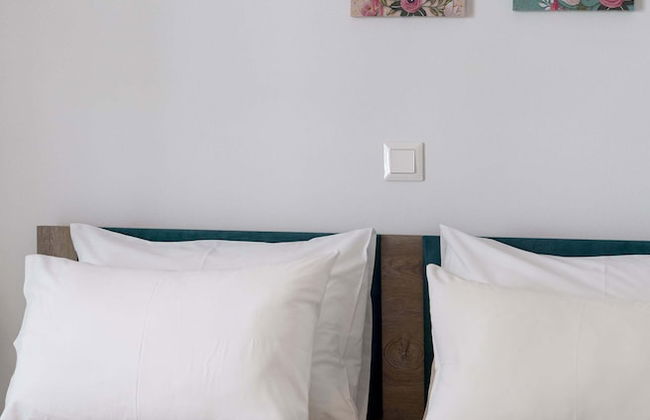 Parian Charming 3bedroom Home - Photo 12