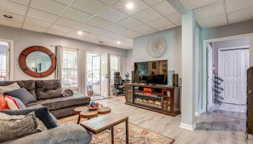 Spacious Yard and BBQ Chic Escape in Lawrenceville! - Foto 4