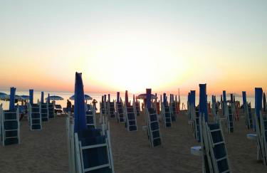 Di fronte la spiaggia - Foto 15