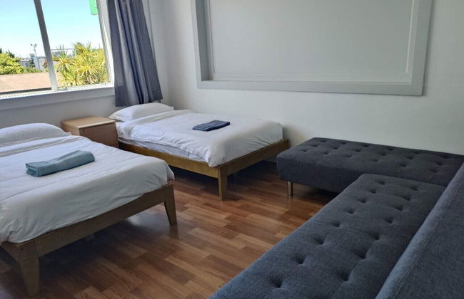 1 Double 2 single 2 Sofa Beds Suite 4 - Photo 4