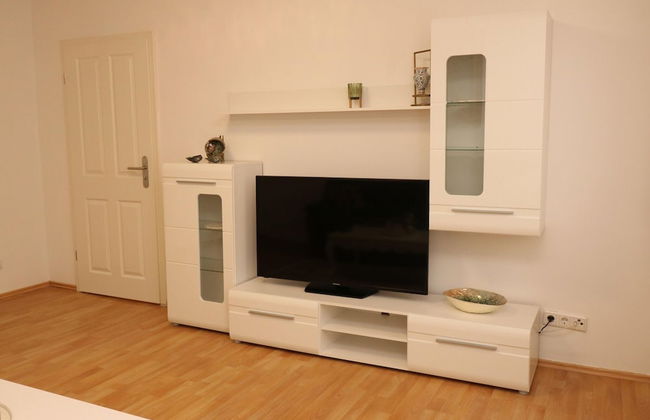 Stylish Apartment With Terrace - Photo 15