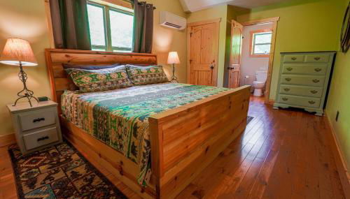 New Listing! Wine Country Retreat - 2 Bed, Hot Tub - Foto 2