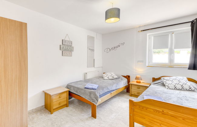 4 bedroom House in Castelló d'Empúries with private pool and garden - Photo 15