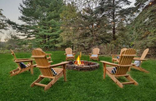 Near Ithaca! Hot Tub! LRG Home! Sleeps 8 Dogs ok! - Foto 15