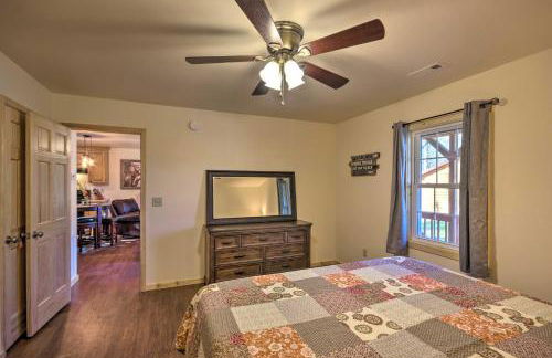 Smoky Mountain Cabin with Hot Tub and River Views! - Foto 12