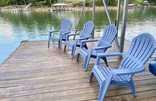 Paradise Point - 4BR Lakefront Haven Dock, Kayaks, & Cozy Firepit - Foto 20