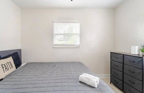 Pvt ROOM in Shared home Near Beach - Foto 40