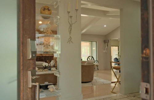 Luxe Dallas Estate Nearly Half Acre Skyline Views - Foto 54