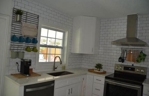 Tropical Retreat Near Beaches, Cruise Terminals - Foto 2