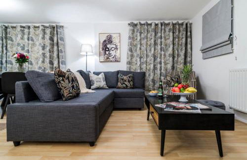 2BR Modern Flat With Free Parking - Foto 2