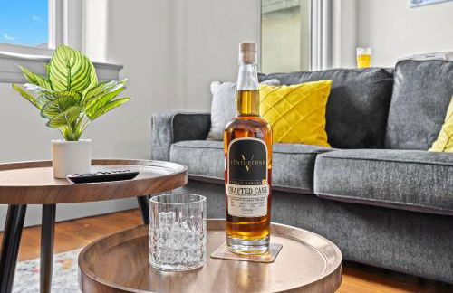 Chic and Comfy Unit w Free Parking Medical District - Foto 9