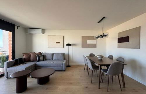Brand new apartment with views in Barcelona - Photo 1