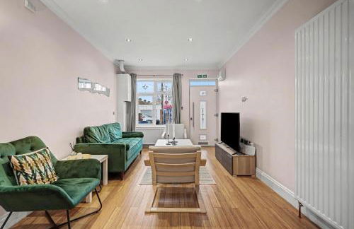 London Gem - Private Parking & Patio, 7m to Station - Foto 3