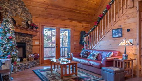 Red Apple Mountaintop cabin hot tub, WiFi, Pet friendly, Fireplace, pit, BEST VIEWS - Foto 4
