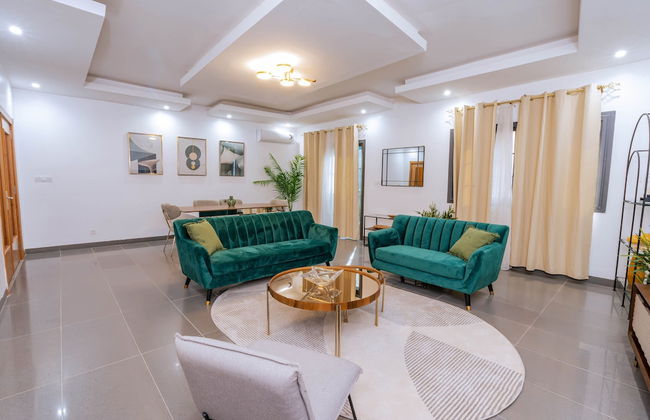 Lighthouse Signature Suites - Photo 55