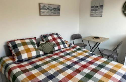 Studio indépendant, piscine & jardin en centre-ville - Foto 4