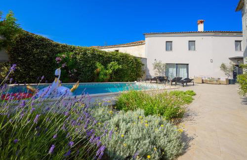 VILLA LATINI - Ideal for a family vacation. Heated pool. Local breakfast optional available - Foto 45