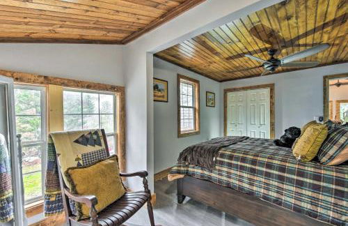 Otto Home with Fire Pit, Tree House and Hot Tub! - Foto 19