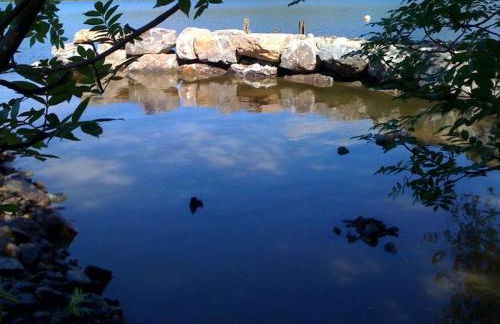 Ardeonaig Lodge with Hot Tub & Water Fronted Games room - Foto 12