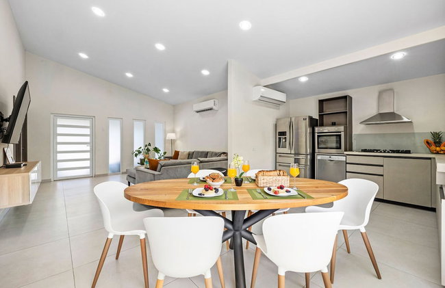 NEW Modern 3BR 3BA Private Pool Centrallylocated - Foto 3