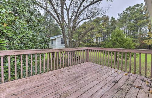Remodeled Pittsboro Farmhouse Sitting on 220 Acres - Foto 24