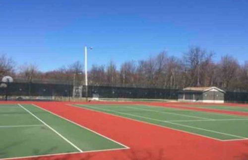 Modern Home near Lake w HotTub, Game Room, Fireplace - Foto 26