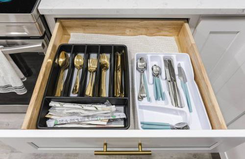 Chic Boho Retreat Near Downtown - Photo 20