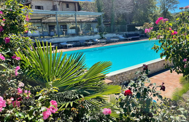 Spoleto Poolside - apt Sleeps 4 on Beautiful Campus - 1 km max Spoleto Central - Photo 23