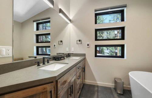 Song of the Sierras - 4 Bed, 4 Bath Luxury Tahoe Home - Foto 25