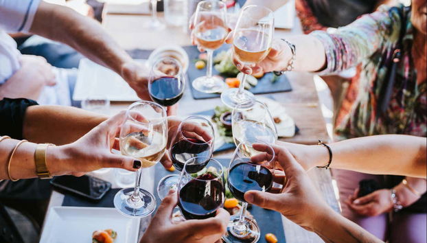 Brindando con vinos franceses